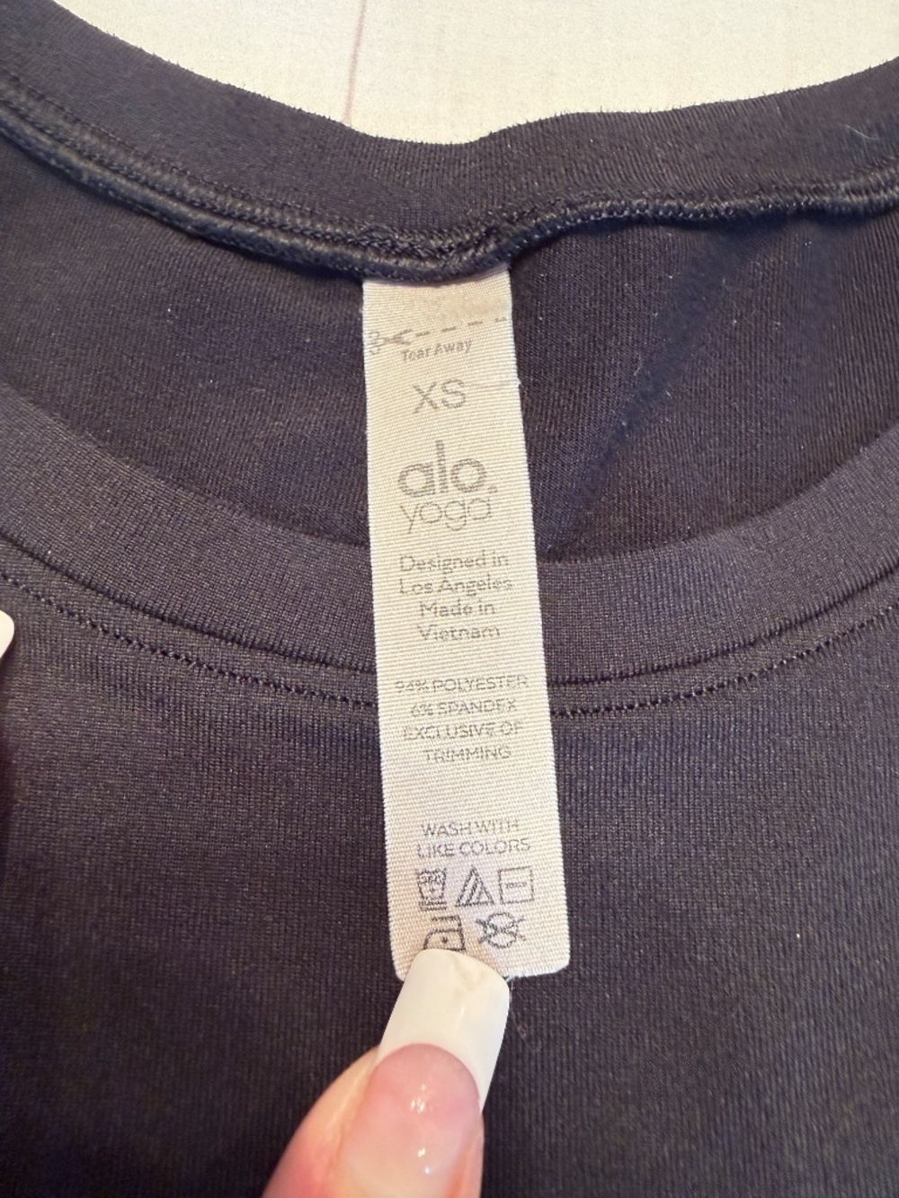 Alo Yoga Alosoft Crop Finesse T-shirt black size XS - Picture 2 of 4
